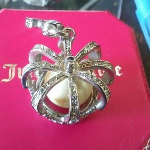 Juicy Couture 2008 Silver Crown w Pearl YJRU2481